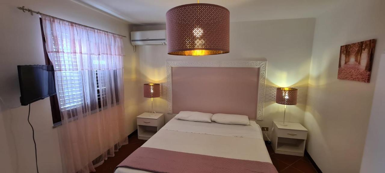 Voila Rooms Guest House Terrasini Bagian luar foto