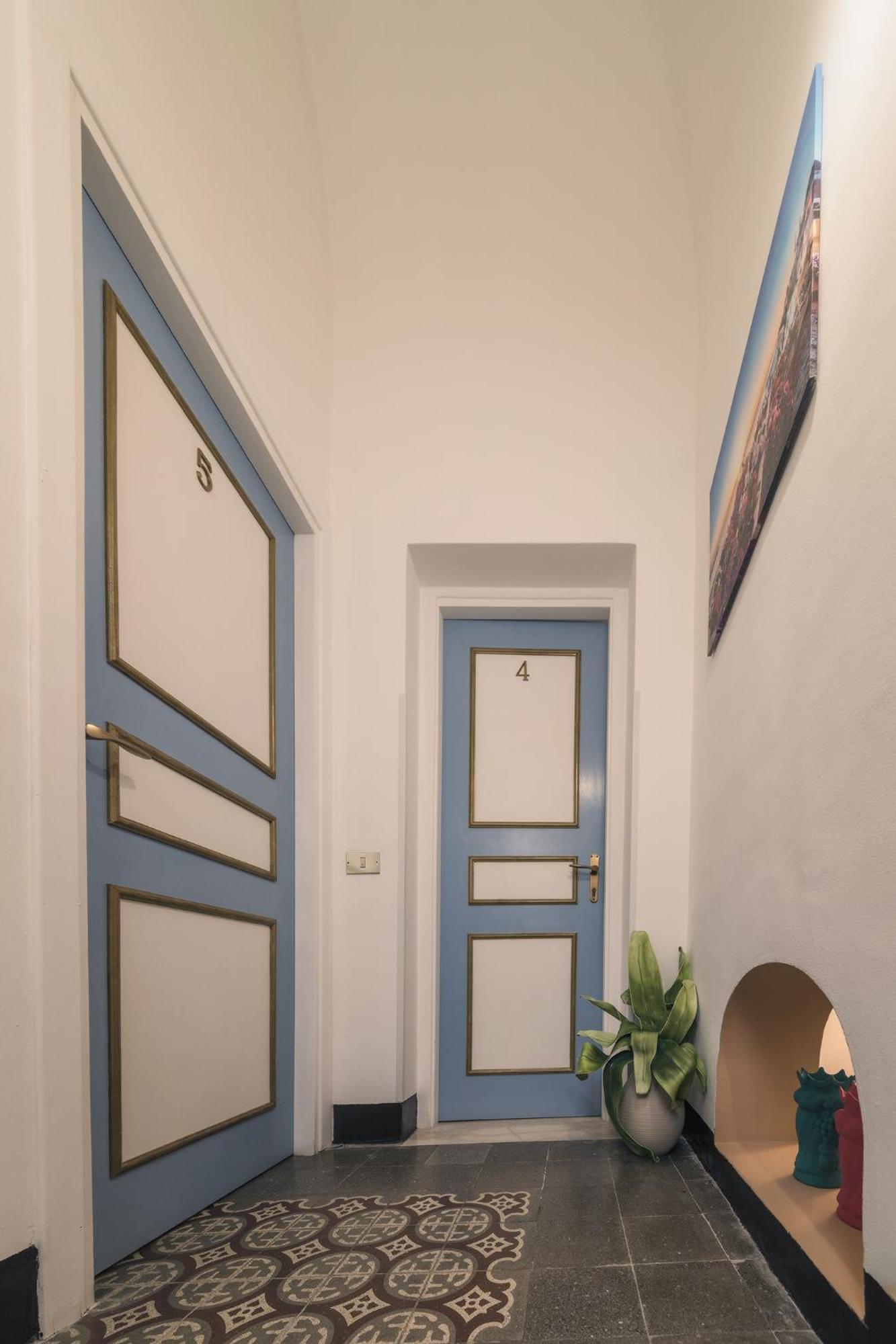 Voila Rooms Guest House Terrasini Bagian luar foto