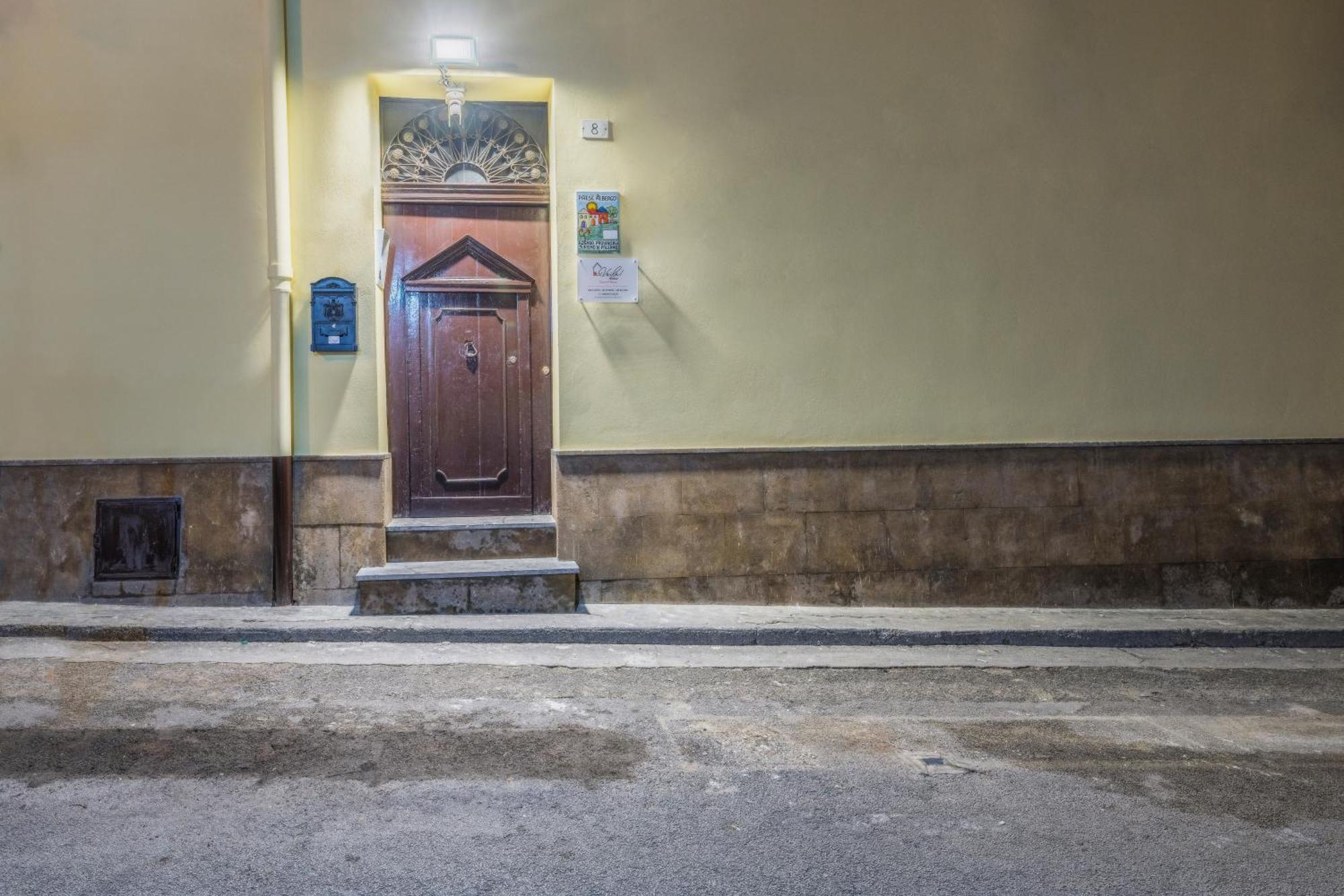 Voila Rooms Guest House Terrasini Bagian luar foto