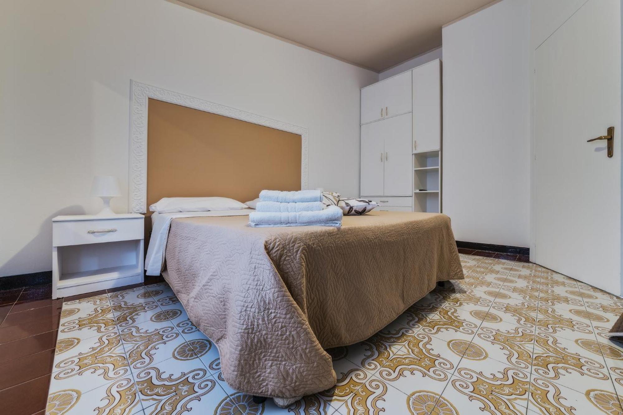 Voila Rooms Guest House Terrasini Bagian luar foto