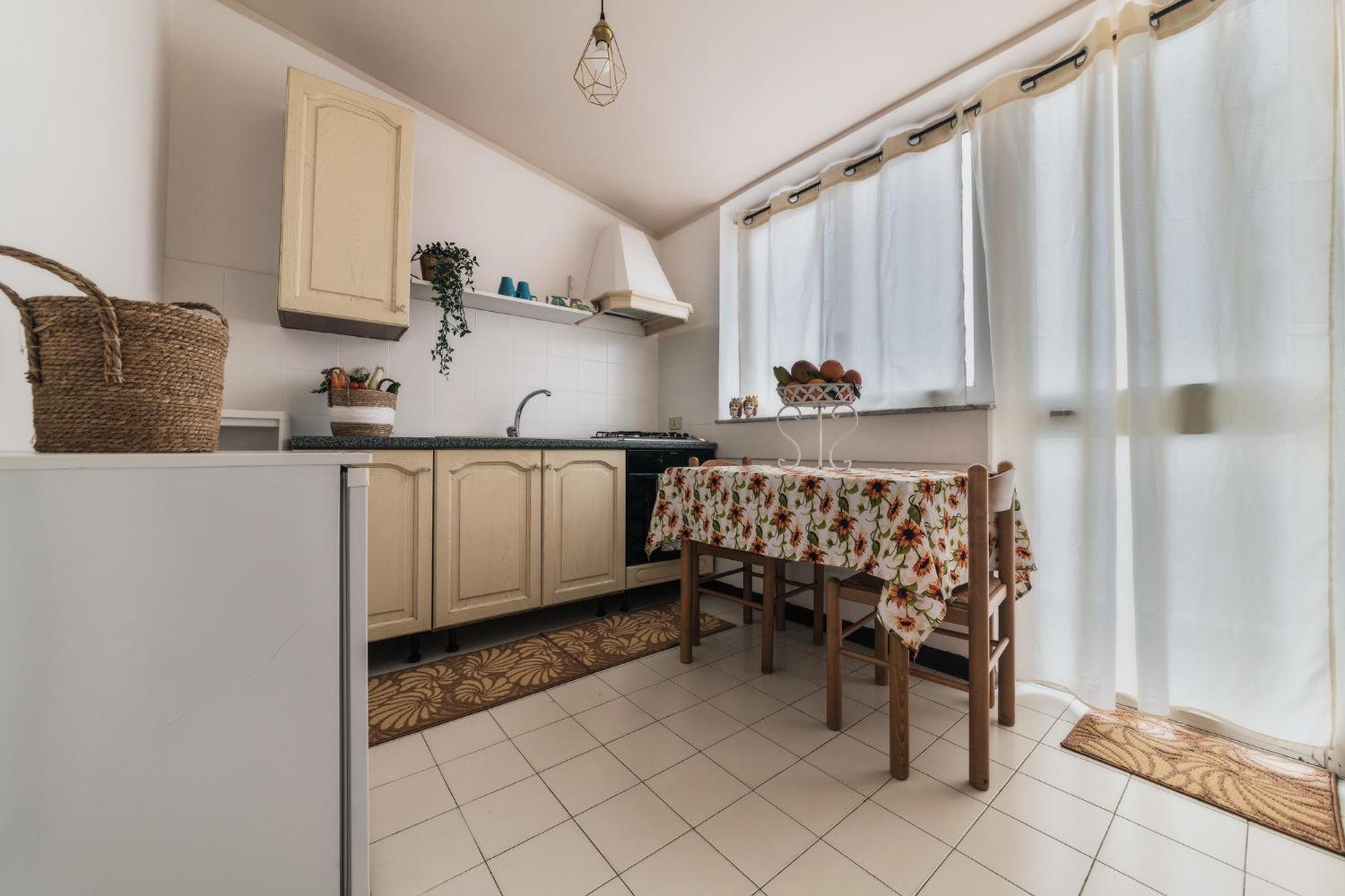 Voila Rooms Guest House Terrasini Bagian luar foto