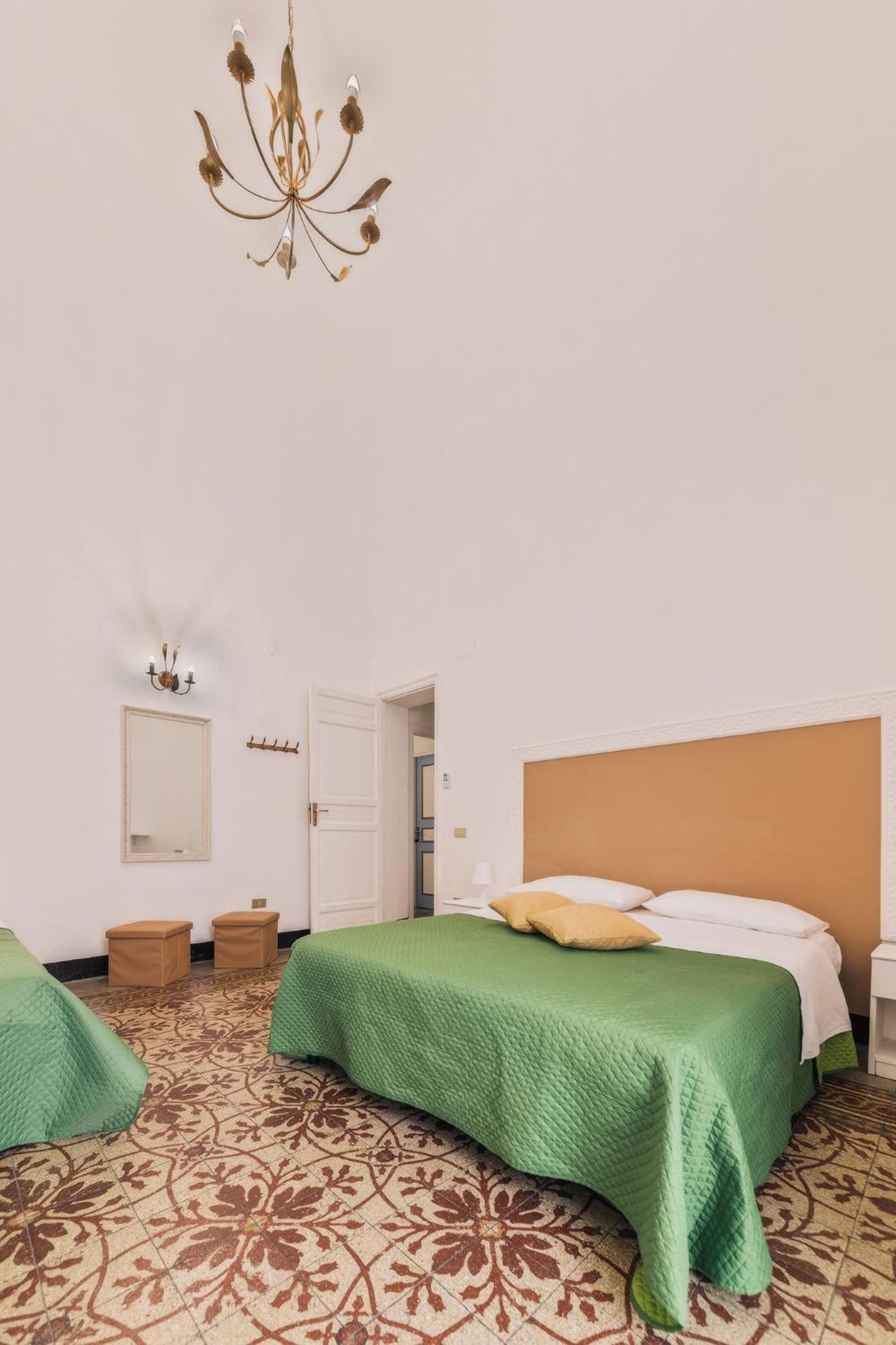 Voila Rooms Guest House Terrasini Bagian luar foto