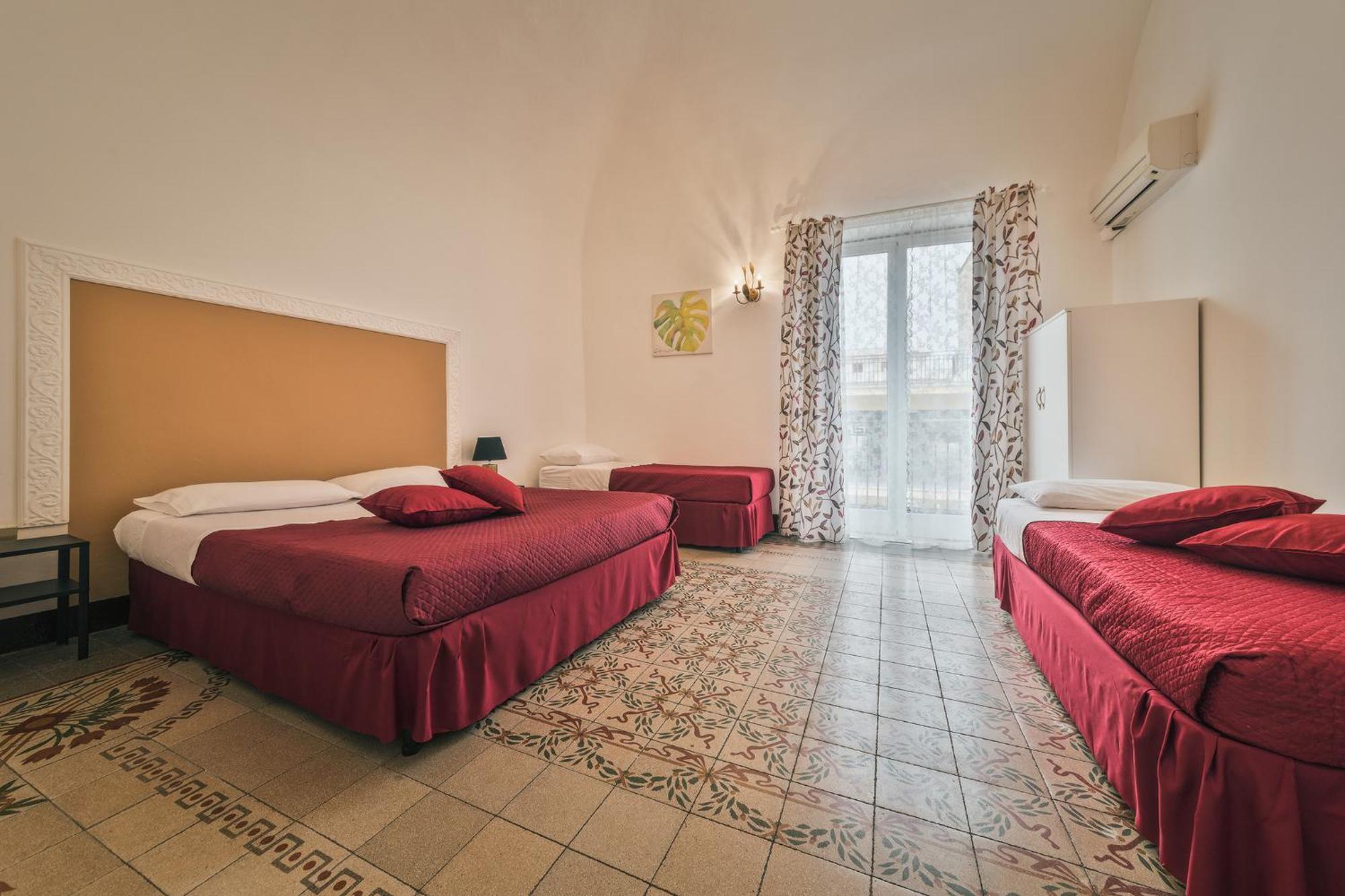Voila Rooms Guest House Terrasini Bagian luar foto