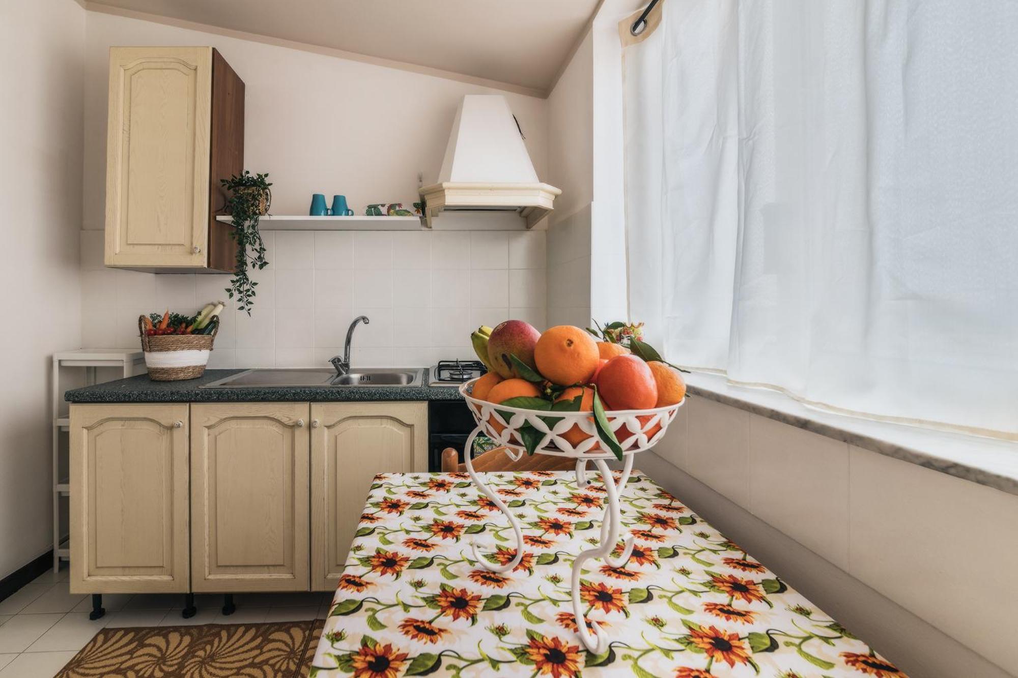 Voila Rooms Guest House Terrasini Bagian luar foto