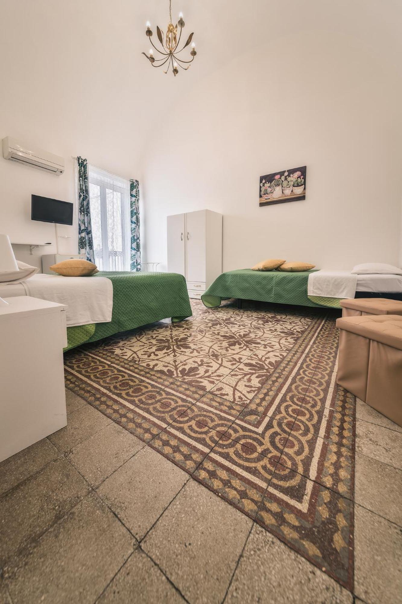 Voila Rooms Guest House Terrasini Bagian luar foto